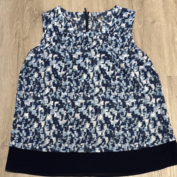 Abstract Patterned Sleeveless Women's Blouse - Picture 1 of 4